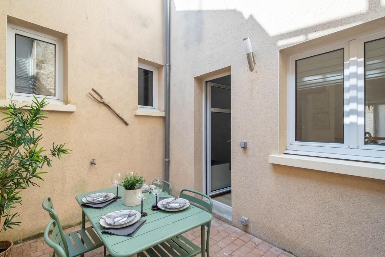 Maison De Ville En Plein Centre Avec Terrasse Poitiers Kültér fotó